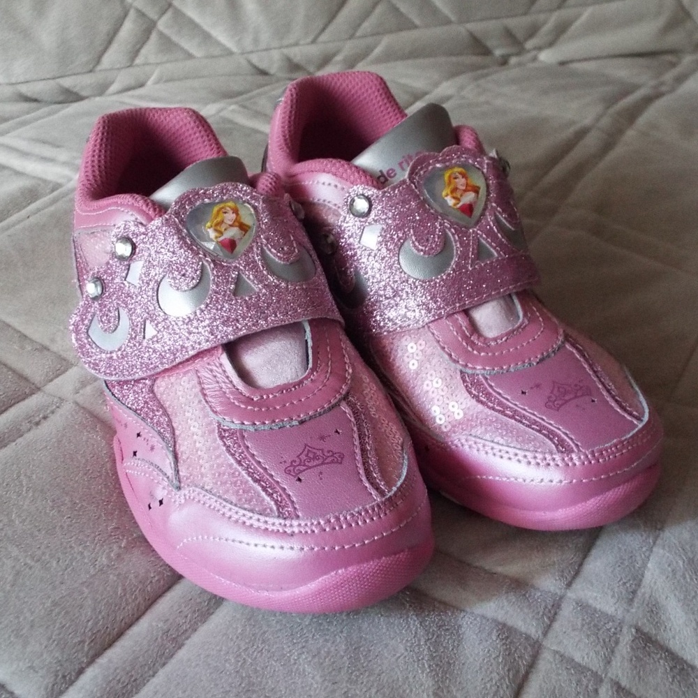 NWOT Stride Rite Disney Aurora Light Up Shoes 1.5M